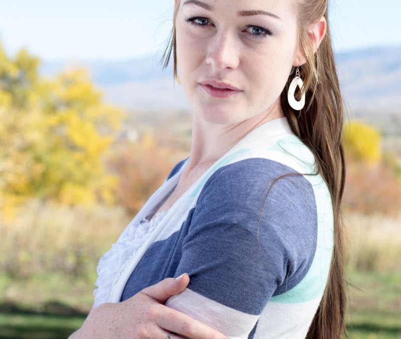 MaloriAaron-Photography-Wyoming-Portraits-SkyMountainLodge-reflector-MeganKelly