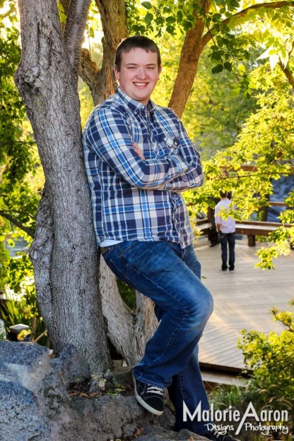 MalorieAaron-IdahoFalls-portraits-photographer-senior-pictures-KeyBank-handsome-graduate-2014