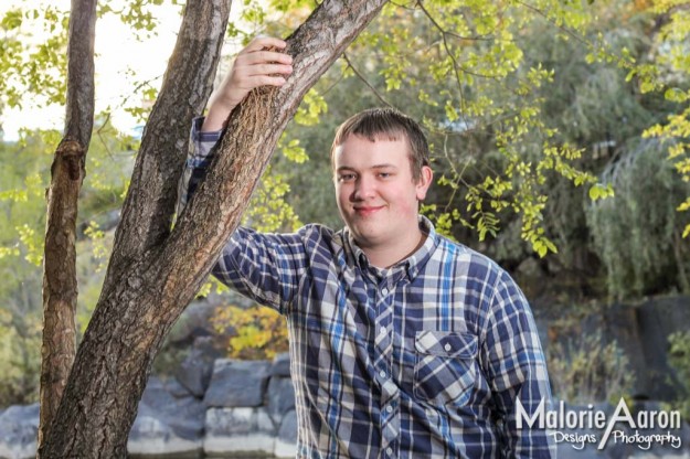 MalorieAaron-IdahoFalls-portraits-photographer-senior-pictures-KeyBank-handsome-graduate-2014