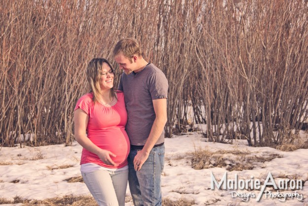 MalorieAaron-rexburgMaternity-portraits-couple-maternity-pregnant-baby-pictures-glowingMom-Rexburg