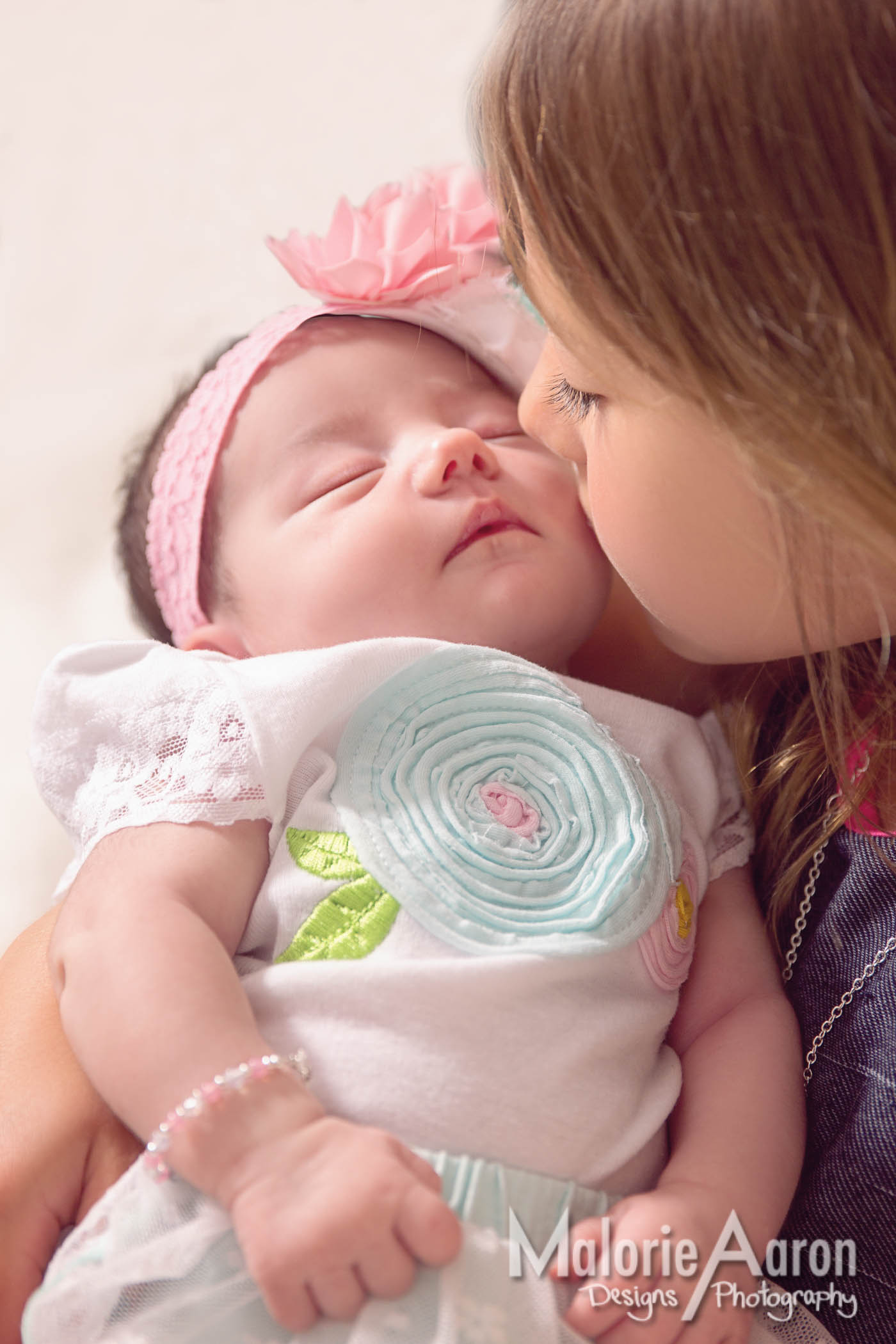 MalorieAaron, Photography, newborn, portraits, Davenport, Iowa, little, angel, baby, pictures, siblings