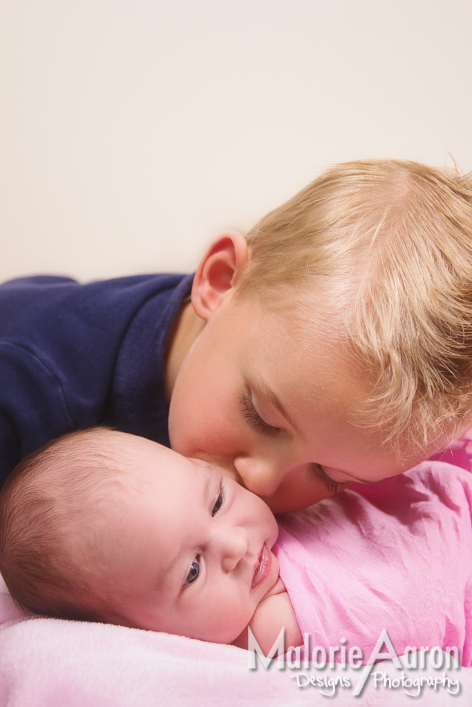 MalorieAaron, Photography, Davenport, Photographer, Iowa, QuadCities, newborn, portraits, siblings, baby