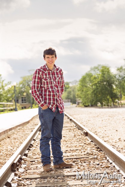 ©MalorieAaronPhotography-davenport-quadCities-senior-male-fall-portraits-10