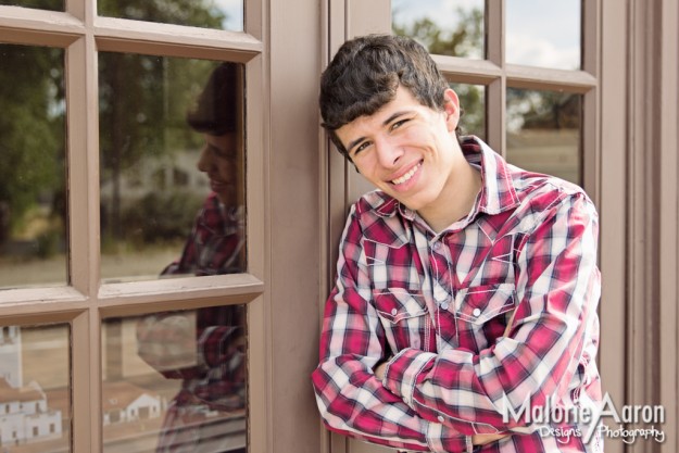 ©MalorieAaronPhotography-davenport-quadCities-senior-male-fall-portraits-19