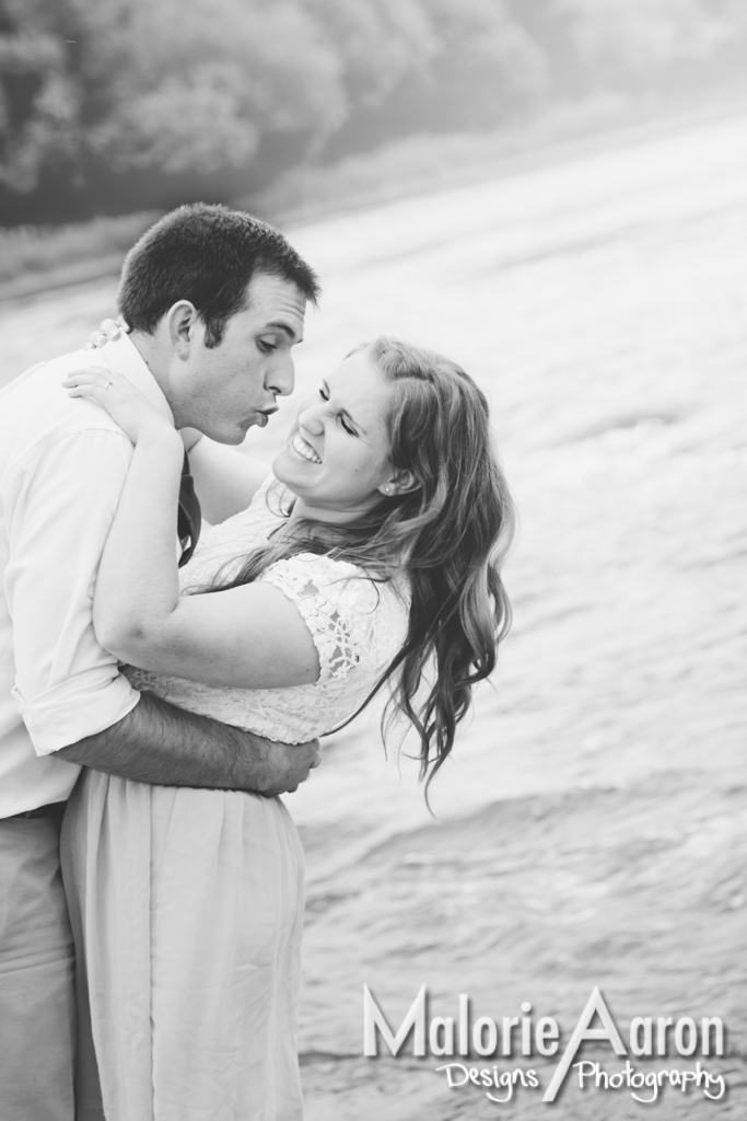 MalorieAaron, photography, quadCities, Davenport, engagement, portraits, river, romantic, couple